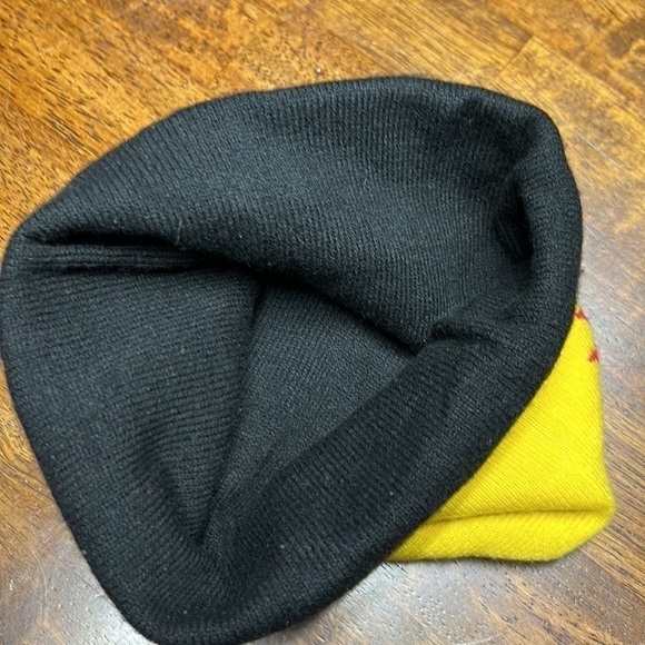 Gryffindor stocking cap nwot winter snow skiing Harry Potter hat. Universal hat - Picture 7 of 7